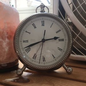 Adorable Roman numeral clock